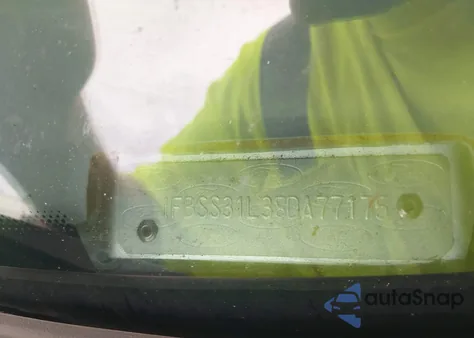 2008 Ford E-350 Super Duty Xlt z USA, uszkodzony, nr VIN 1FBSS31L38DA77175